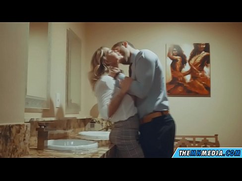 ❤️ Lè yon blond bèl sedui ou nan yon twalèt piblik Pornografi Larisi nan ht.analytik24.ru ❌️❤